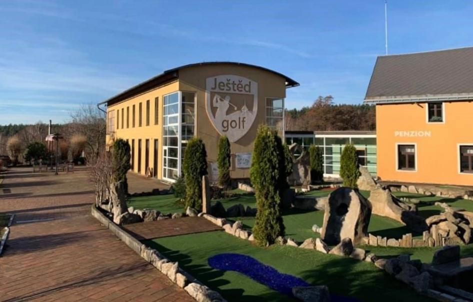 Jested Golf Restaurace A Penzion Svetla pod Jestedem المظهر الخارجي الصورة